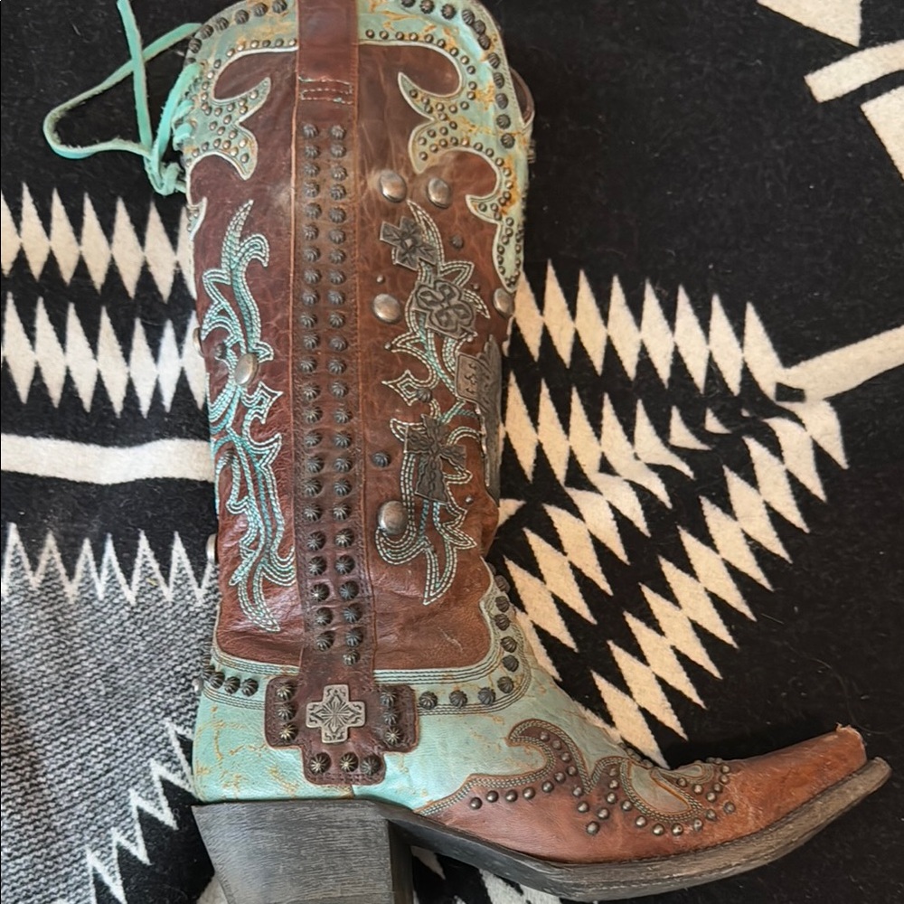Double D Ranch Brown and Blue Accent Collection